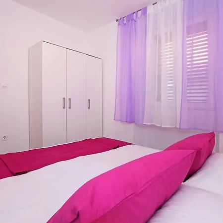 Park Apartment *